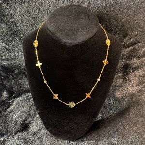 Luxury 18K Gold LV Necklace